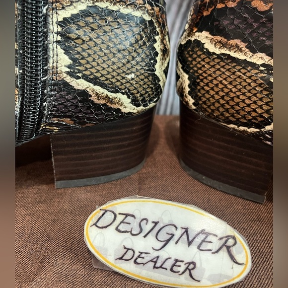 COACH Cassandra Snakeskin Bootie Size 7B VGC! - Picture 5 of 13